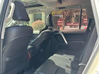 Toyota Prado 2016 3.5L Automatic TX-L NAVI interior photo 6 Toyota Prado 2016 3.5L Automatic TX-L NAVI interior photo 6