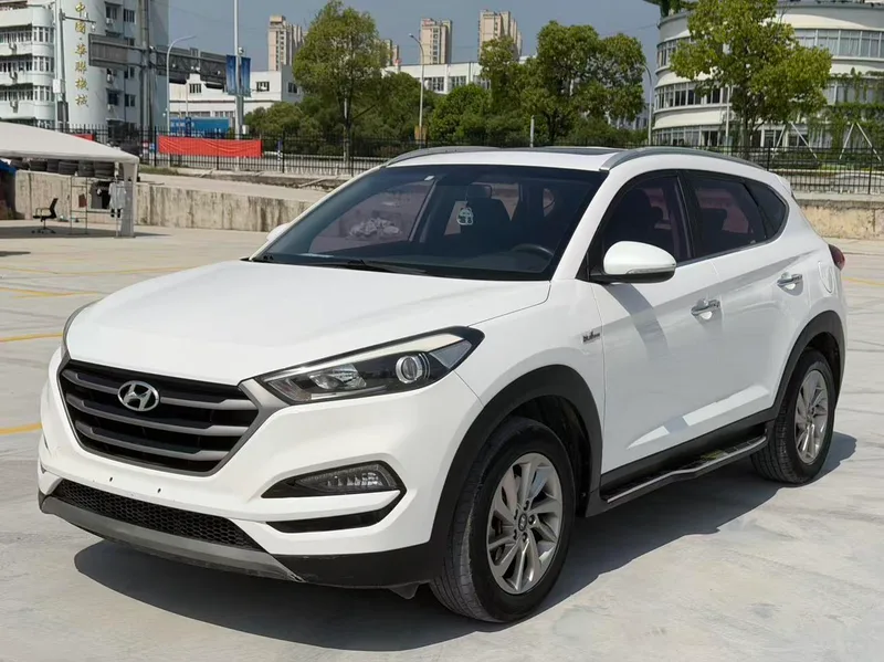 Hyundai Tucson 2015 1.6T Dual-clutch, two-wheel drive, intelligent model exterior photo 1 Hyundai Tucson 2015 1.6T Dual-clutch, two-wheel drive, intelligent model exterior photo 1