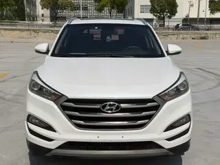 Hyundai Tucson 2015 1.6T Dual-clutch, two-wheel drive, intelligent model exterior photo 2 Hyundai Tucson 2015 1.6T Dual-clutch, two-wheel drive, intelligent model exterior photo 2