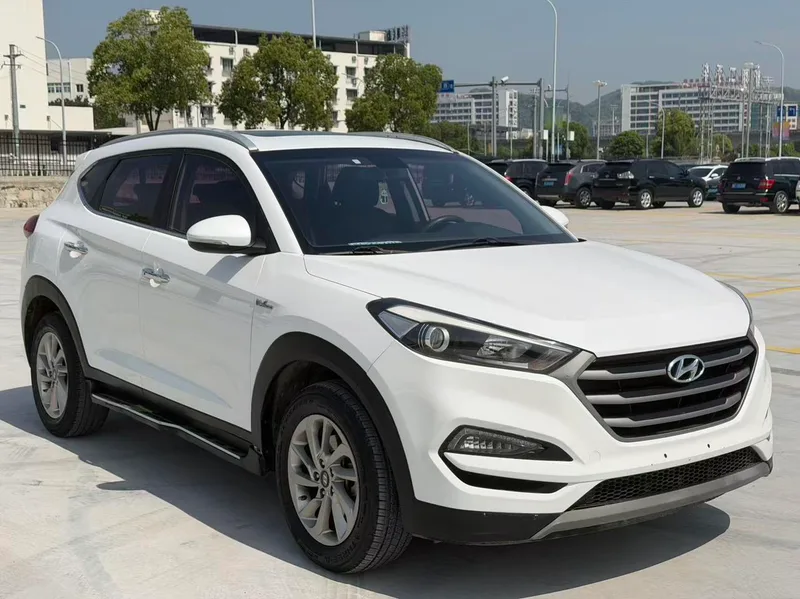 Hyundai Tucson 2015 1.6T Dual-clutch, two-wheel drive, intelligent model exterior photo 3 Hyundai Tucson 2015 1.6T Dual-clutch, two-wheel drive, intelligent model exterior photo 3