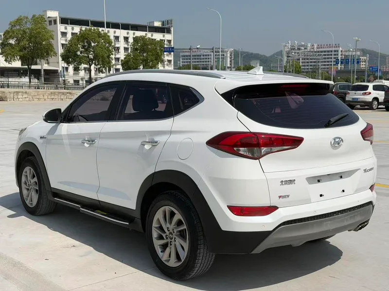 Hyundai Tucson 2015 1.6T Dual-clutch, two-wheel drive, intelligent model interior photo 7 Hyundai Tucson 2015 1.6T Dual-clutch, two-wheel drive, intelligent model interior photo 7