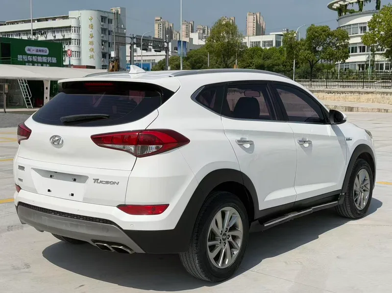 Hyundai Tucson 2015 1.6T Dual-clutch, two-wheel drive, intelligent model interior photo 9 Hyundai Tucson 2015 1.6T Dual-clutch, two-wheel drive, intelligent model interior photo 9