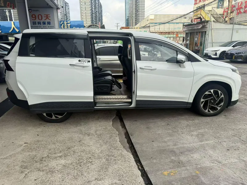 Hyundai Custo 2021 380TGDi Zhi Love Premied Edition LUX Premium экстерьер фото 2 Hyundai Custo 2021 380TGDi Zhi Love Premied Edition LUX Premium экстерьер фото 2