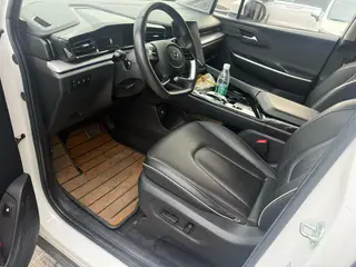 Hyundai Custo 2021 380TGDi Zhi Love Premied Edition LUX Premium экстерьер фото 4 Hyundai Custo 2021 380TGDi Zhi Love Premied Edition LUX Premium экстерьер фото 4
