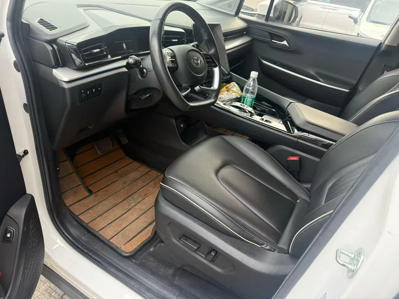Hyundai Custo 2021 380TGDi Zhi Love Premied Edition LUX Premium экстерьер фото 4 Hyundai Custo 2021 380TGDi Zhi Love Premied Edition LUX Premium экстерьер фото 4