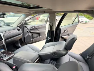 Toyota Camry 2016 2.0G 10th Anniversary Leading Edition interior photo 16 Toyota Camry 2016 2.0G 10th Anniversary Leading Edition interior photo 16