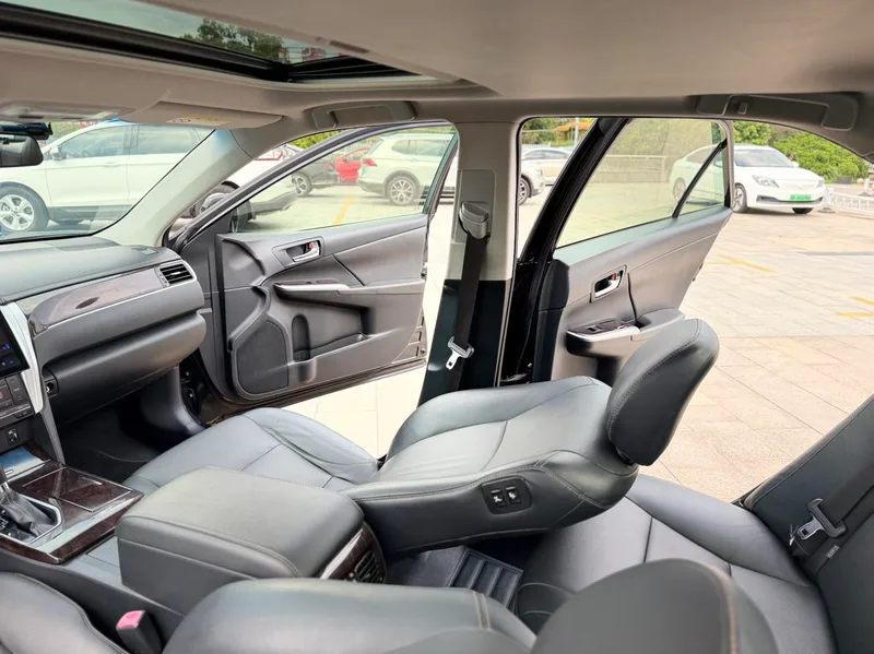 Toyota Camry 2016 2.0G 10th Anniversary Leading Edition interior photo 16 Toyota Camry 2016 2.0G 10th Anniversary Leading Edition interior photo 16