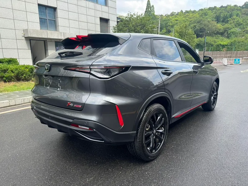Changan X5 PLUS 2024 1.5T DCT Tipo de cuello inteligente exterior foto 4 Changan X5 PLUS 2024 1.5T DCT Tipo de cuello inteligente exterior foto 4