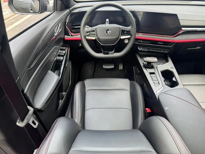 Changan X5 PLUS 2024 1.5T DCT Tipo de cuello inteligente interior foto 12 Changan X5 PLUS 2024 1.5T DCT Tipo de cuello inteligente interior foto 12