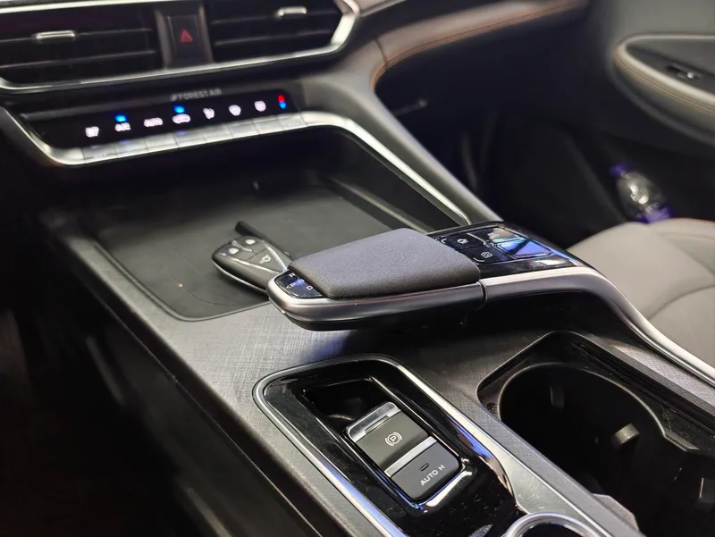 Changan UNI-T 2022 1.5T Premium Trim interior photo 13 Changan UNI-T 2022 1.5T Premium Trim interior photo 13