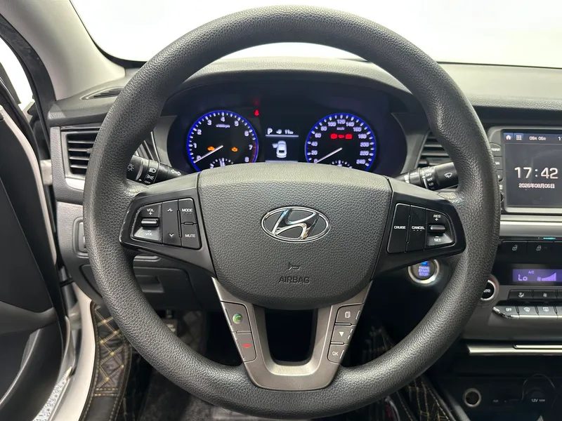 Hyundai Mistra 2017 1.8L Intelligent automatique GLS Pays V intérieur photo 16 Hyundai Mistra 2017 1.8L Intelligent automatique GLS Pays V intérieur photo 16