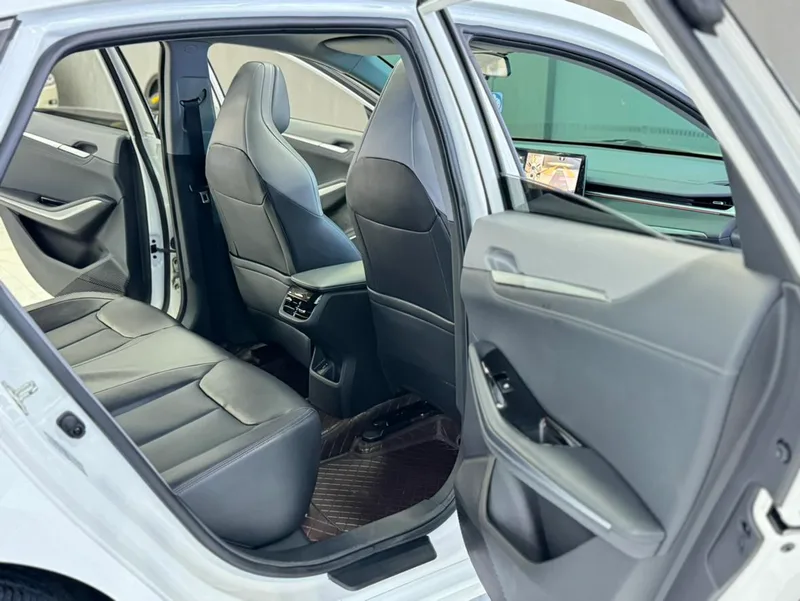 Changan Raeton Plus 2023 1.5T DCT Premium Trim interior photo 11 Changan Raeton Plus 2023 1.5T DCT Premium Trim interior photo 11