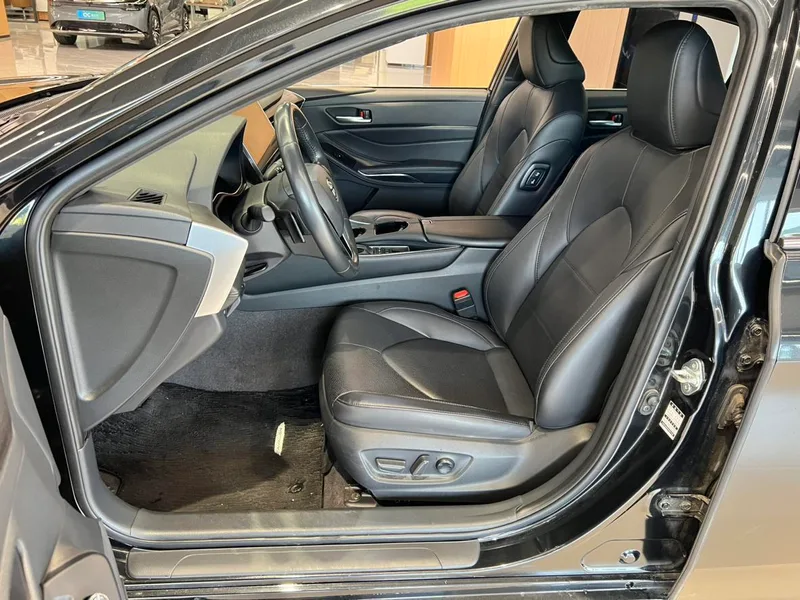 Toyota Avalon 2023 2.5L Automatic Luxury Edition interior photo 9