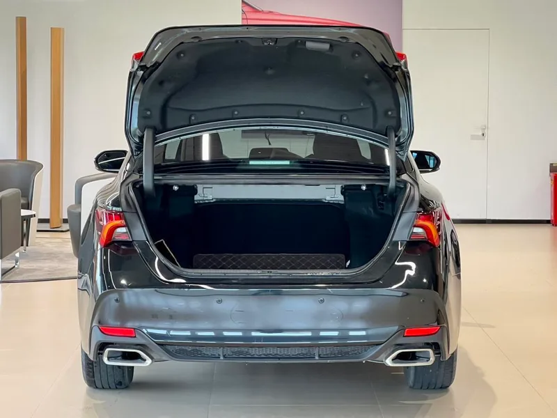 Toyota Avalon 2023 2.5L Automatic Luxury Edition interior photo 16