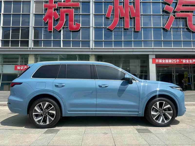 Li Auto ONE 2021 extended range 6 Seat plate exterior photo 4 Li Auto ONE 2021 extended range 6 Seat plate exterior photo 4