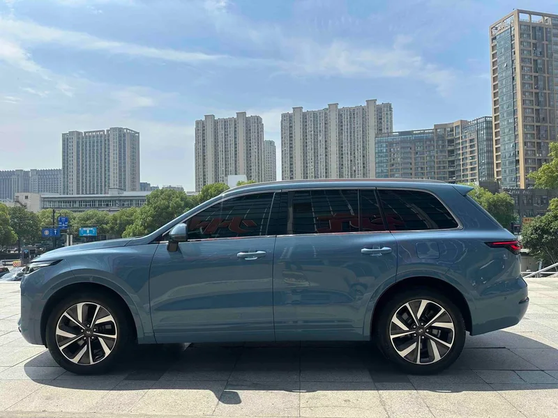 Li Auto ONE 2021 extended range 6 Seat plate exterior photo 5 Li Auto ONE 2021 extended range 6 Seat plate exterior photo 5