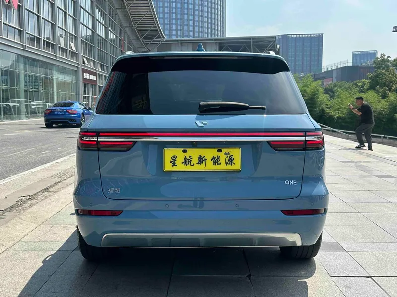 Li Auto ONE 2021 extended range 6 Seat plate exterior photo 6 Li Auto ONE 2021 extended range 6 Seat plate exterior photo 6