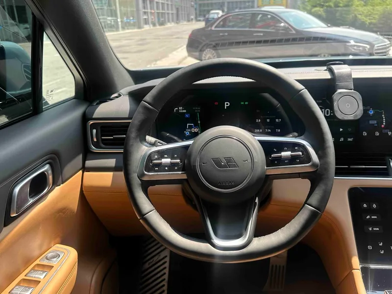 Li Auto ONE 2021 extended range 6 Seat plate interior photo 20 Li Auto ONE 2021 extended range 6 Seat plate interior photo 20