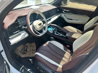 Geely Monjaro 2021 2.0TD DCT EVO Tipo noble con tracción en dos ruedas interior foto 11 Geely Monjaro 2021 2.0TD DCT EVO Tipo noble con tracción en dos ruedas interior foto 11