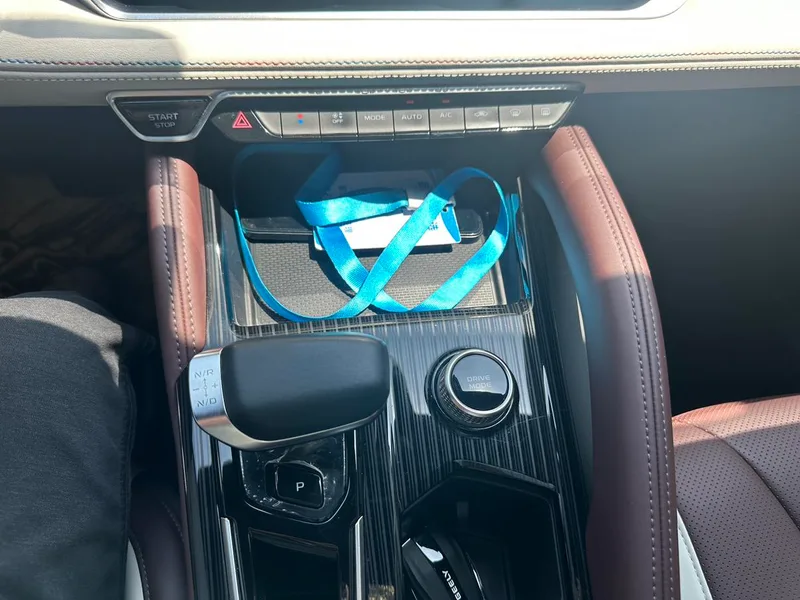 Geely Monjaro 2021 2.0TD DCT EVO Tipo noble con tracción en dos ruedas interior foto 13 Geely Monjaro 2021 2.0TD DCT EVO Tipo noble con tracción en dos ruedas interior foto 13