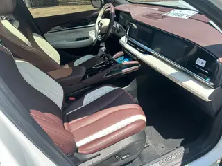 Geely Monjaro 2021 2.0TD DCT EVO Tipo noble con tracción en dos ruedas interior foto 16 Geely Monjaro 2021 2.0TD DCT EVO Tipo noble con tracción en dos ruedas interior foto 16