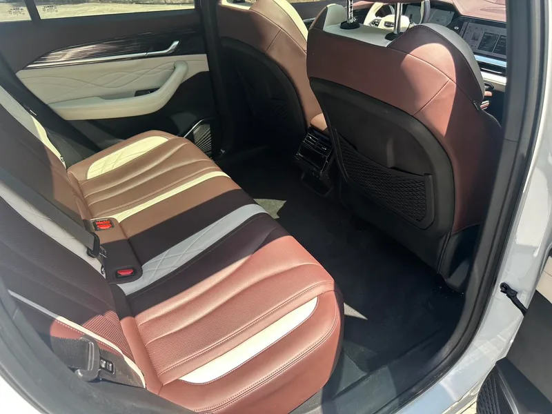 Geely Monjaro 2021 2.0TD DCT EVO Tipo noble con tracción en dos ruedas interior foto 17 Geely Monjaro 2021 2.0TD DCT EVO Tipo noble con tracción en dos ruedas interior foto 17