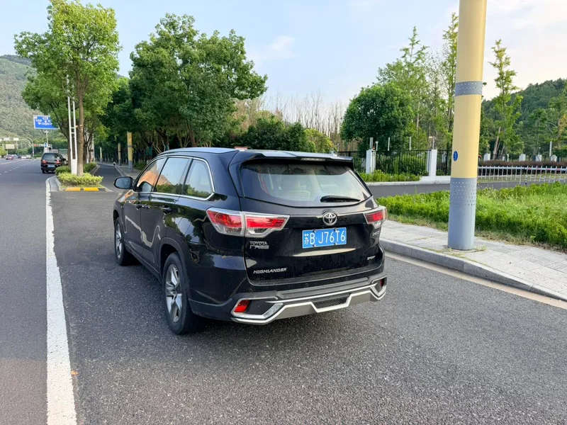 Toyota Highlander 2017 2.0T Two-wheel drive luxury edition 7 seat exterior photo 4 Toyota Highlander 2017 2.0T Two-wheel drive luxury edition 7 seat exterior photo 4