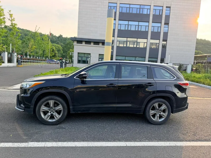 Toyota Highlander 2017 2.0T Two-wheel drive luxury edition 7 seat exterior photo 8 Toyota Highlander 2017 2.0T Two-wheel drive luxury edition 7 seat exterior photo 8