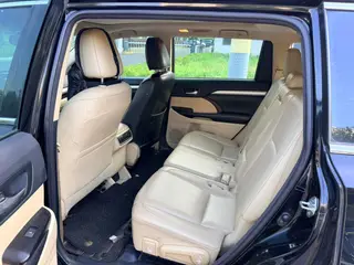 Toyota Highlander 2017 2.0T Two-wheel drive luxury edition 7 seat interior photo 10 Toyota Highlander 2017 2.0T Two-wheel drive luxury edition 7 seat interior photo 10