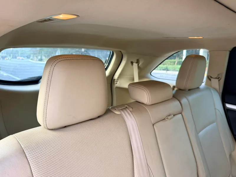 Toyota Highlander 2017 2.0T Two-wheel drive luxury edition 7 seat interior photo 14 Toyota Highlander 2017 2.0T Two-wheel drive luxury edition 7 seat interior photo 14
