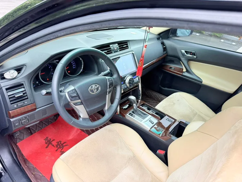 Toyota Reiz 2013 2.5V Versión de navegación Shangrui exterior foto 8 Toyota Reiz 2013 2.5V Versión de navegación Shangrui exterior foto 8