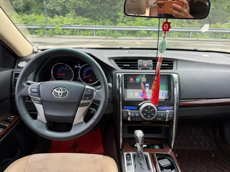Toyota Reiz 2013 2.5V Versión de navegación Shangrui interior foto 15 Toyota Reiz 2013 2.5V Versión de navegación Shangrui interior foto 15