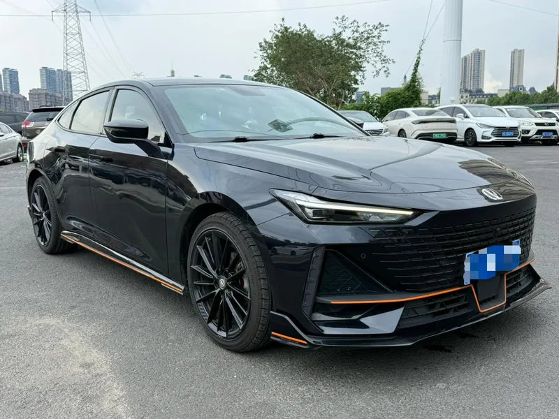 Changan UNI-V 2022 1.5T Wisdom Pilot Type exterior photo 3 Changan UNI-V 2022 1.5T Wisdom Pilot Type exterior photo 3