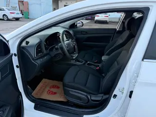 Hyundai Elantra Lingdong 2018 1.4T Двойное сцепление Живой тип экстерьер фото 6 Hyundai Elantra Lingdong 2018 1.4T Двойное сцепление Живой тип экстерьер фото 6