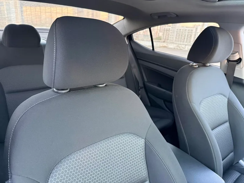 Hyundai Elantra Lingdong 2018 1.4T Двойное сцепление Живой тип экстерьер фото 7 Hyundai Elantra Lingdong 2018 1.4T Двойное сцепление Живой тип экстерьер фото 7