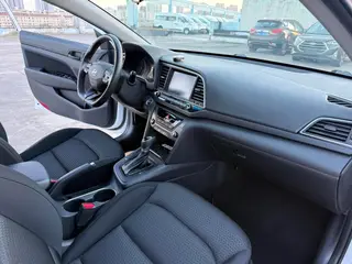 Hyundai Elantra Lingdong 2018 1.4T Двойное сцепление Живой тип экстерьер фото 8 Hyundai Elantra Lingdong 2018 1.4T Двойное сцепление Живой тип экстерьер фото 8