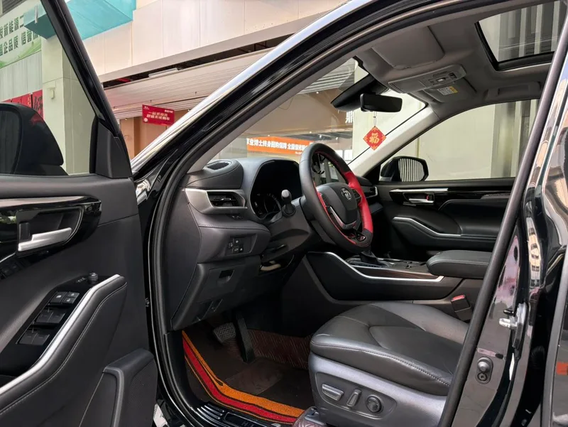 Toyota Highlander 2023 Double moteur 2.5L Version distinguée à quatre roues motrices 7 Siège extérieur photo 4 Toyota Highlander 2023 Double moteur 2.5L Version distinguée à quatre roues motrices 7 Siège extérieur photo 4