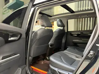 Toyota Highlander 2023 Double moteur 2.5L Version distinguée à quatre roues motrices 7 Siège extérieur photo 6 Toyota Highlander 2023 Double moteur 2.5L Version distinguée à quatre roues motrices 7 Siège extérieur photo 6