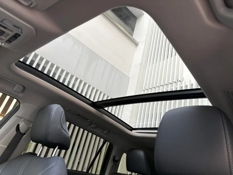 Toyota Highlander 2023 Double moteur 2.5L Version distinguée à quatre roues motrices 7 Siège intérieur photo 11 Toyota Highlander 2023 Double moteur 2.5L Version distinguée à quatre roues motrices 7 Siège intérieur photo 11