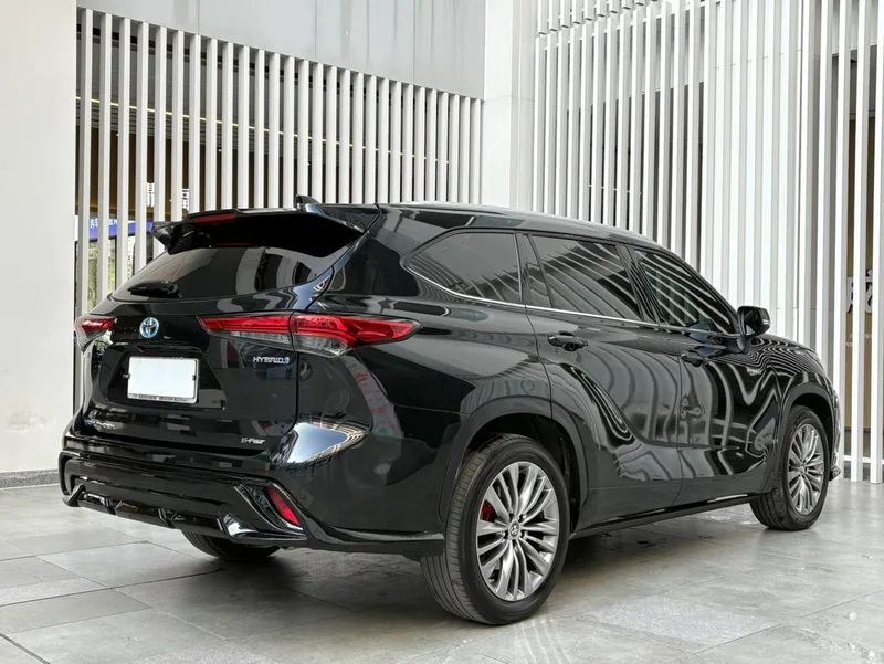 Toyota Highlander 2023 Double moteur 2.5L Version distinguée à quatre roues motrices 7 Siège intérieur photo 19 Toyota Highlander 2023 Double moteur 2.5L Version distinguée à quatre roues motrices 7 Siège intérieur photo 19