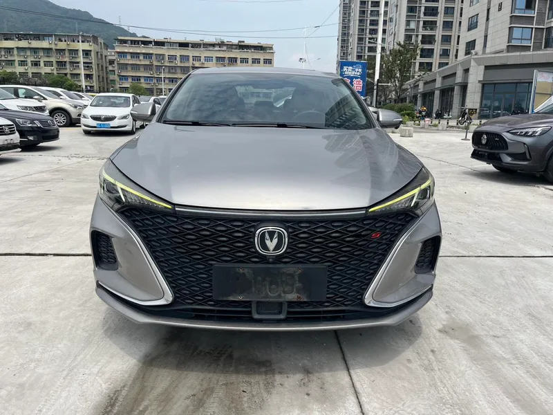 Changan Eado 2020 PLUS Ballena azul NE 1.4T GDI Buque insignia automático exterior foto 2