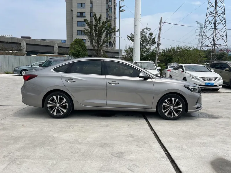 Changan Eado 2020 PLUS Ballena azul NE 1.4T GDI Buque insignia automático exterior foto 4