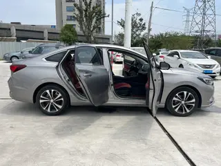 Changan Eado 2020 PLUS Ballena azul NE 1.4T GDI Buque insignia automático interior foto 12