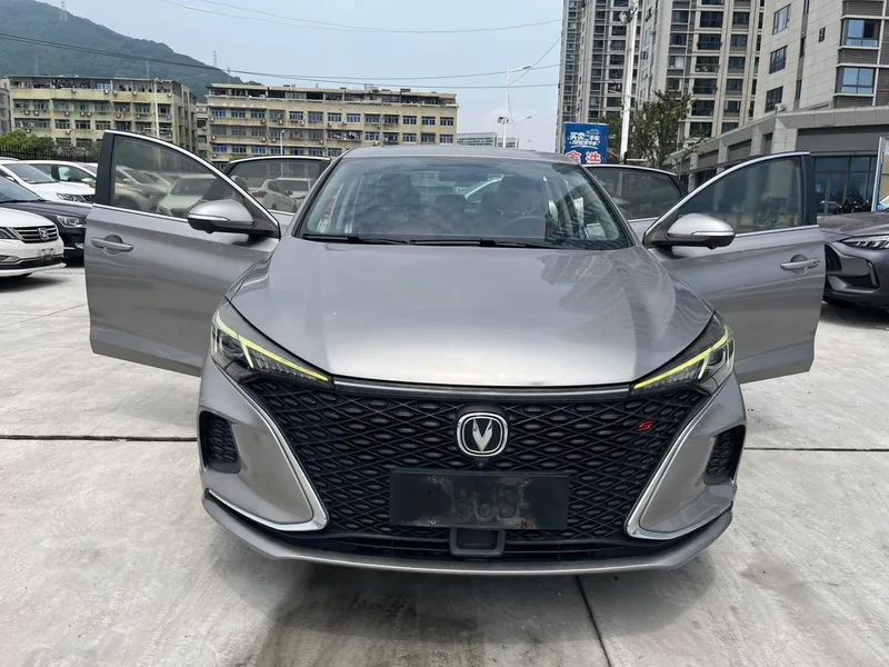 Changan Eado 2020 PLUS Ballena azul NE 1.4T GDI Buque insignia automático interior foto 13