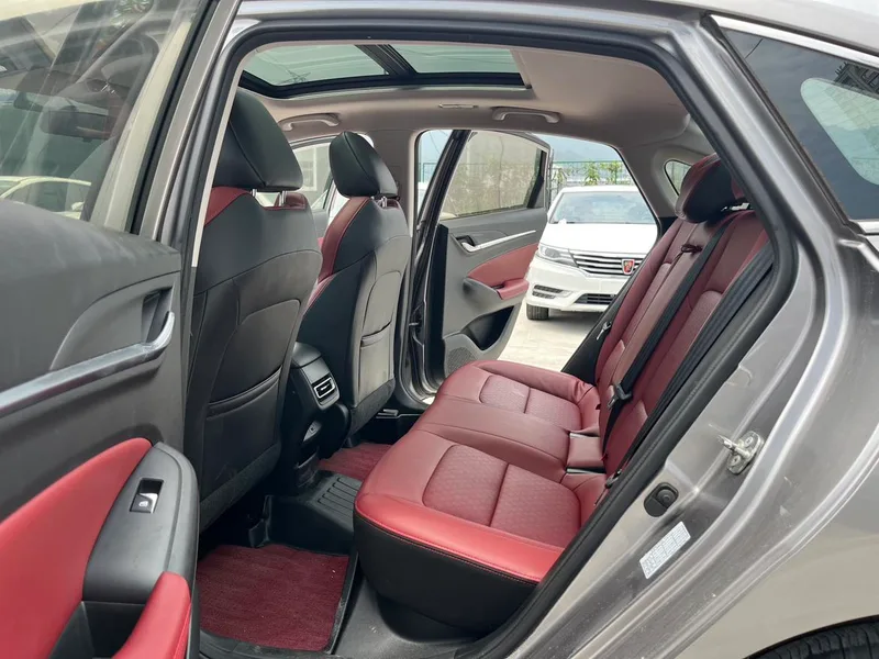 Changan Eado 2020 PLUS Ballena azul NE 1.4T GDI Buque insignia automático interior foto 15