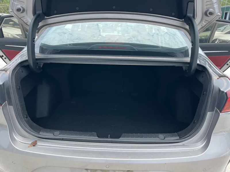 Changan Eado 2020 PLUS Ballena azul NE 1.4T GDI Buque insignia automático interior foto 17