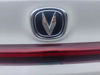 Changan Eado 2022 PLUS Blue whale NE 1.4T GDI DCT Premium Trim interior photo 13 Changan Eado 2022 PLUS Blue whale NE 1.4T GDI DCT Premium Trim interior photo 13