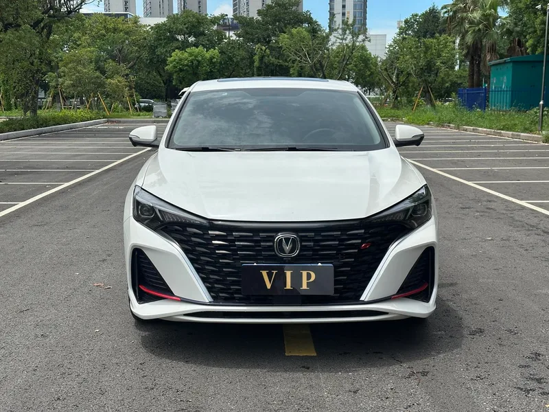Changan Eado 2022 PLUS Blue whale NE 1.4T GDI DCT Premium Trim interior photo 16 Changan Eado 2022 PLUS Blue whale NE 1.4T GDI DCT Premium Trim interior photo 16