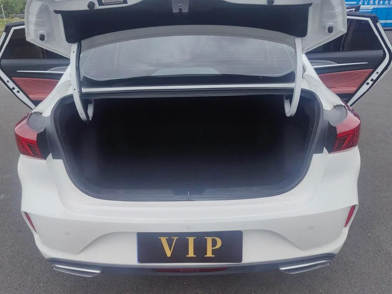 Changan Eado 2022 PLUS Blue whale NE 1.4T GDI DCT Premium Trim interior photo 17 Changan Eado 2022 PLUS Blue whale NE 1.4T GDI DCT Premium Trim interior photo 17