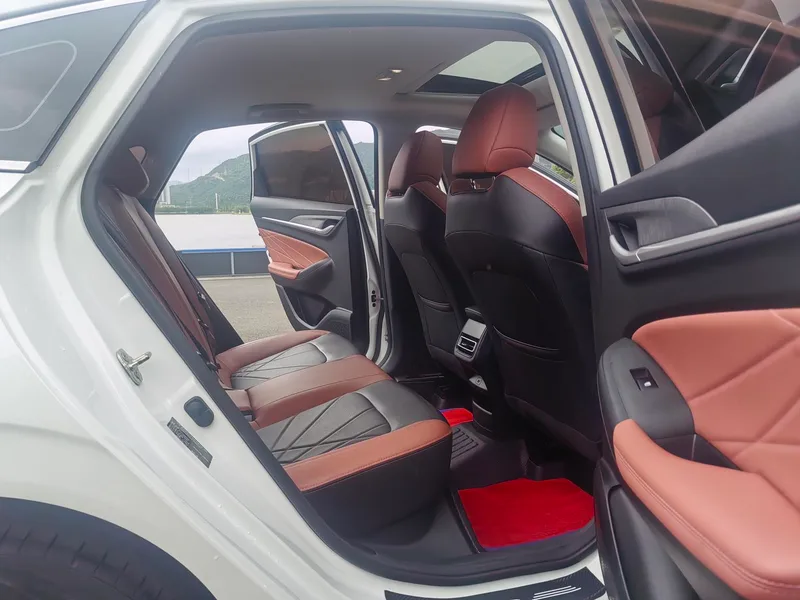 Changan Eado 2022 PLUS Blue whale NE 1.4T GDI DCT Premium Trim interior photo 18 Changan Eado 2022 PLUS Blue whale NE 1.4T GDI DCT Premium Trim interior photo 18
